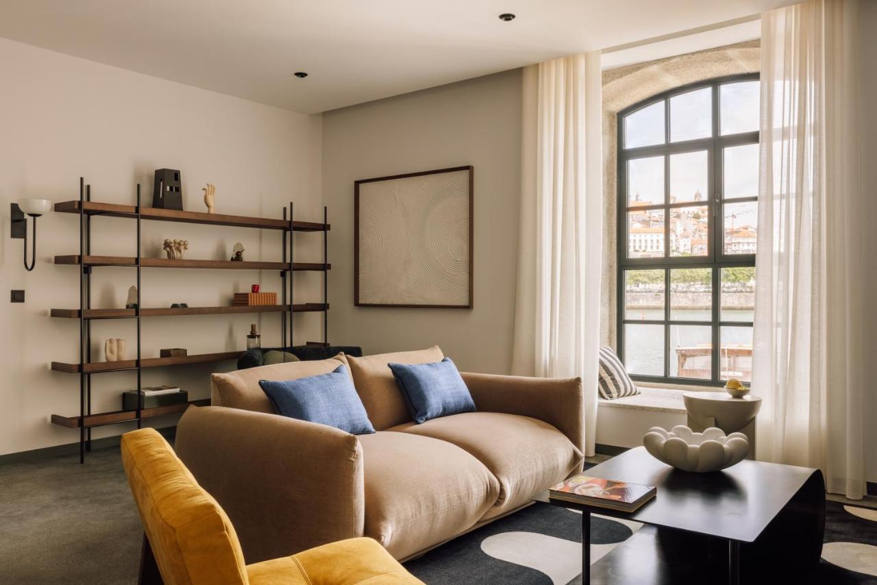 The Rebello Hotel & Spa - Small Luxury Hotels Of The World Βίλα Νόβα ντε Γκάια Εξωτερικό φωτογραφία The living room of a two-bedroom apartment at The Standard East Village