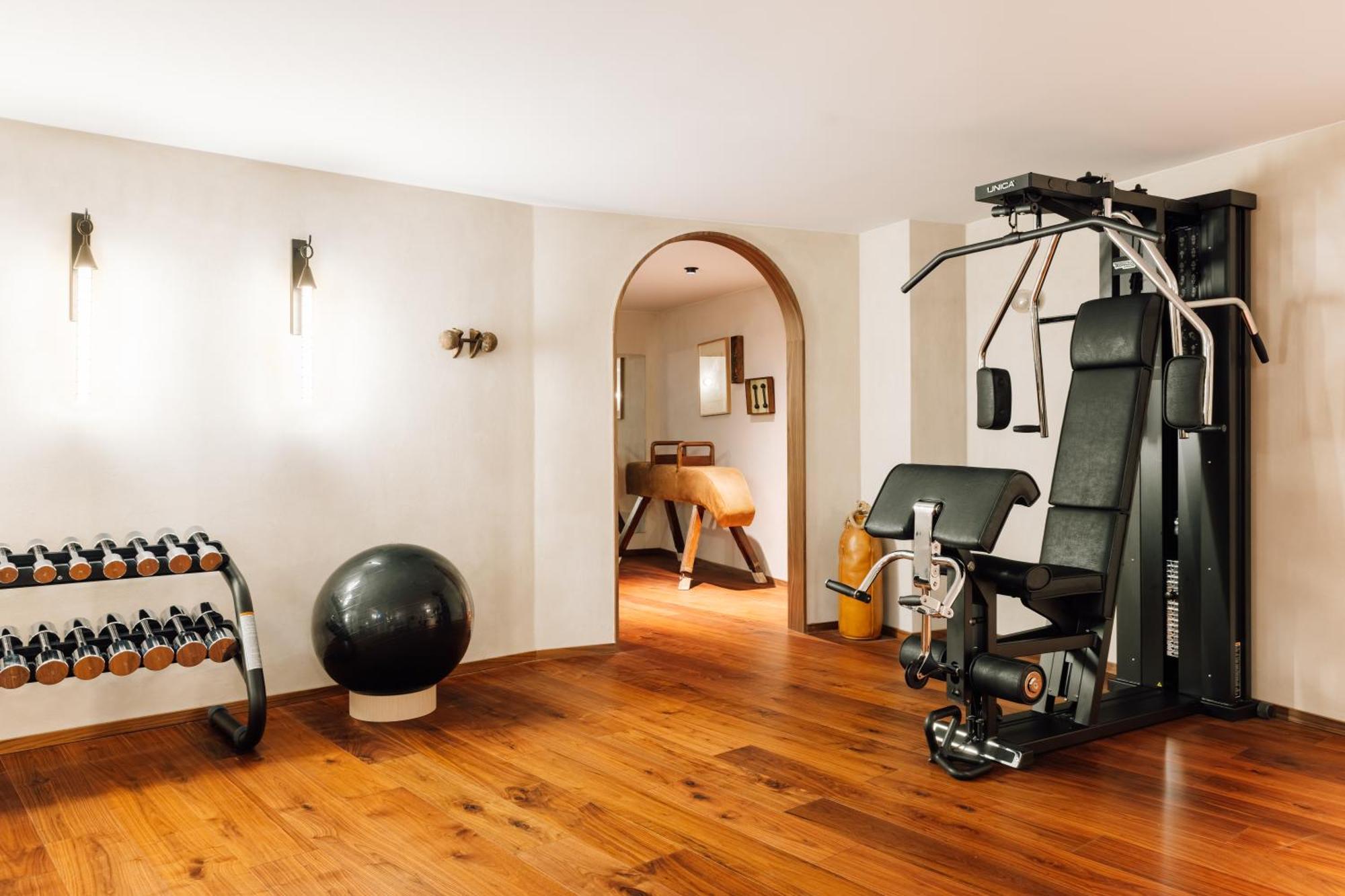 The Rebello Hotel & Spa - Small Luxury Hotels Of The World Βίλα Νόβα ντε Γκάια Εξωτερικό φωτογραφία A home gym