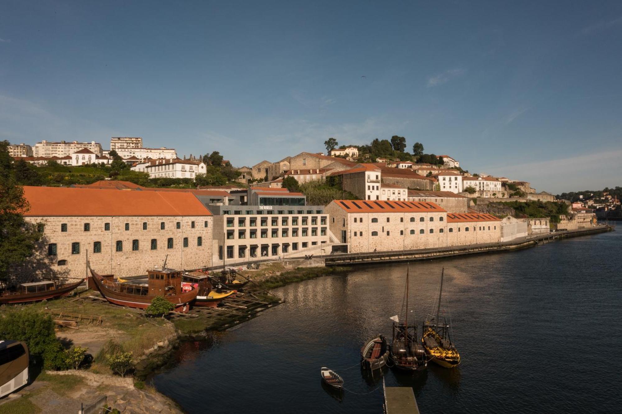 The Rebello Hotel & Spa - Small Luxury Hotels Of The World Βίλα Νόβα ντε Γκάια Εξωτερικό φωτογραφία The port of Corme