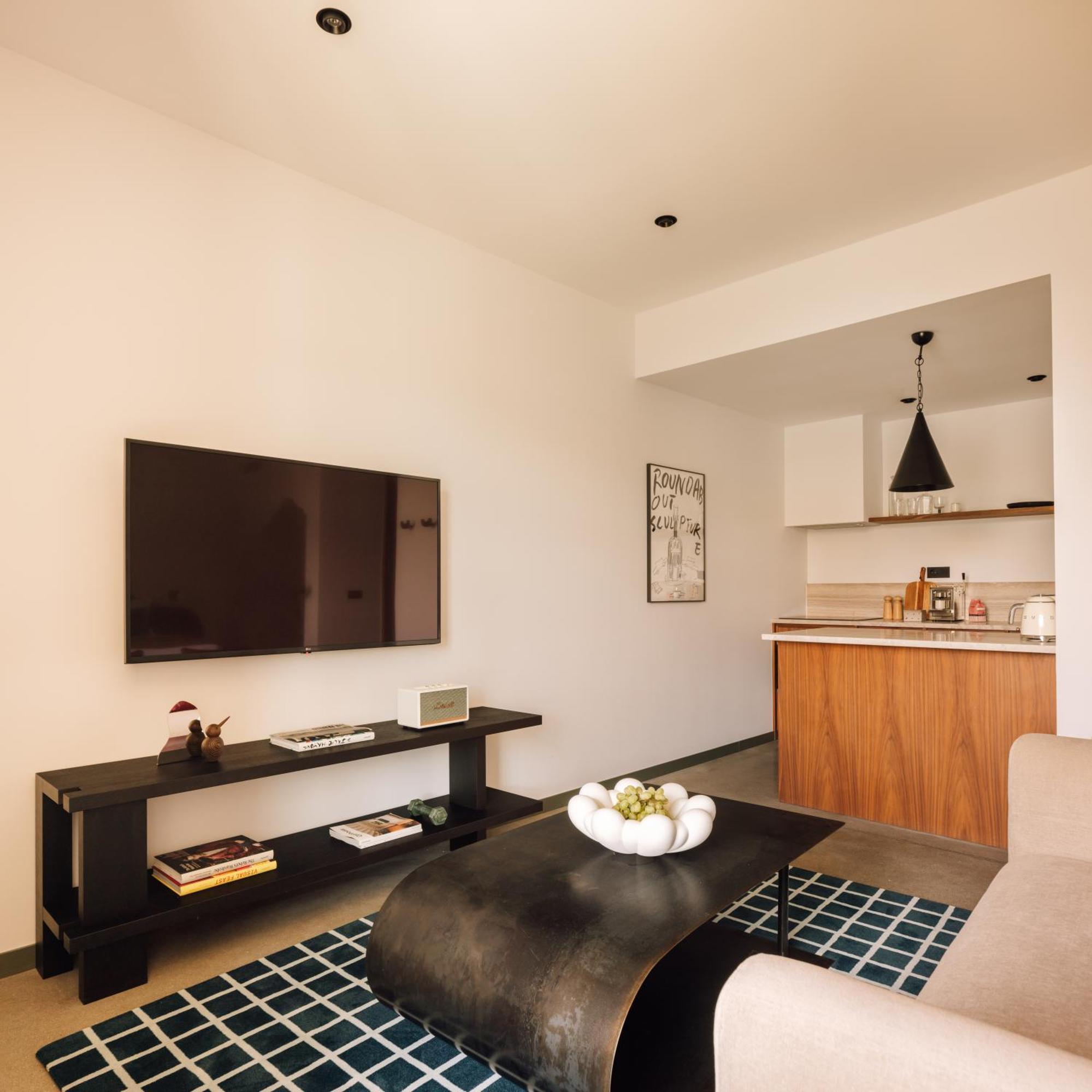 The Rebello Hotel & Spa - Small Luxury Hotels Of The World Βίλα Νόβα ντε Γκάια Εξωτερικό φωτογραφία A typical apartment at the Standard East Village